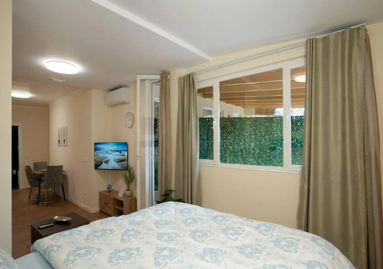 Fancy Apartments تيرانا