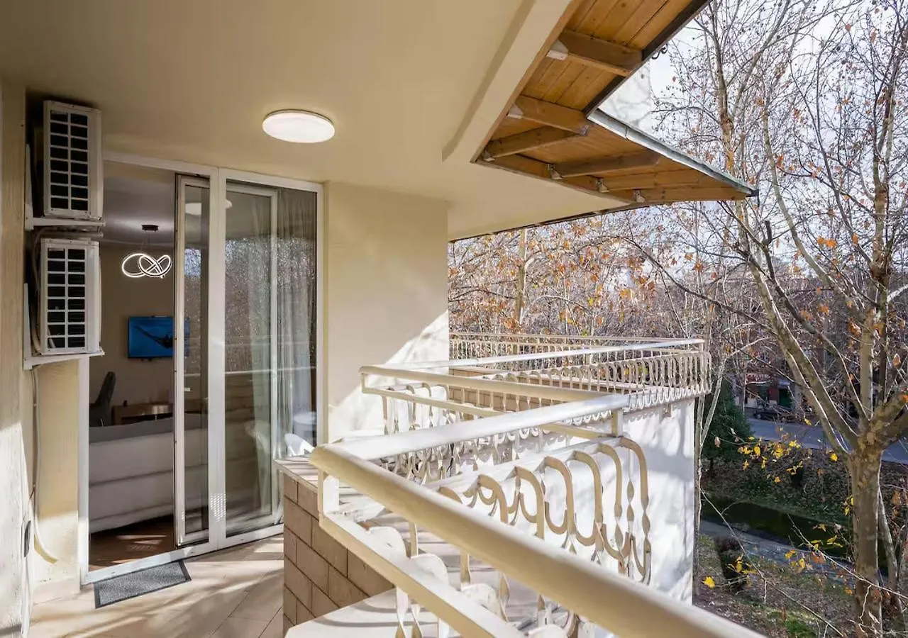 Fancy Apartments تيرانا