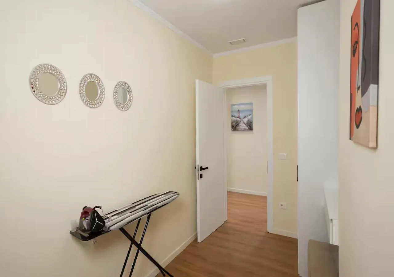 Fancy Apartments تيرانا