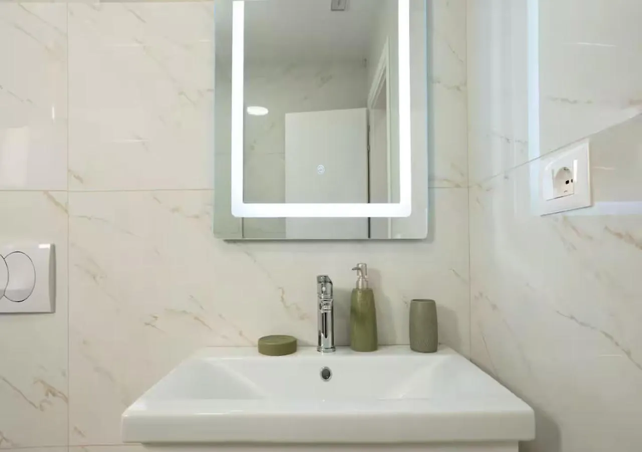 Fancy Apartments تيرانا ألبانيا