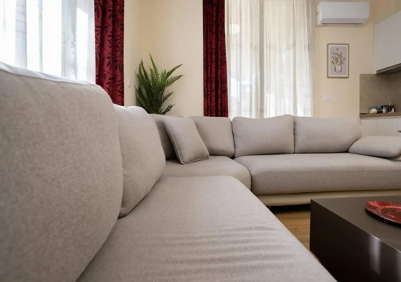 Fancy Apartments تيرانا