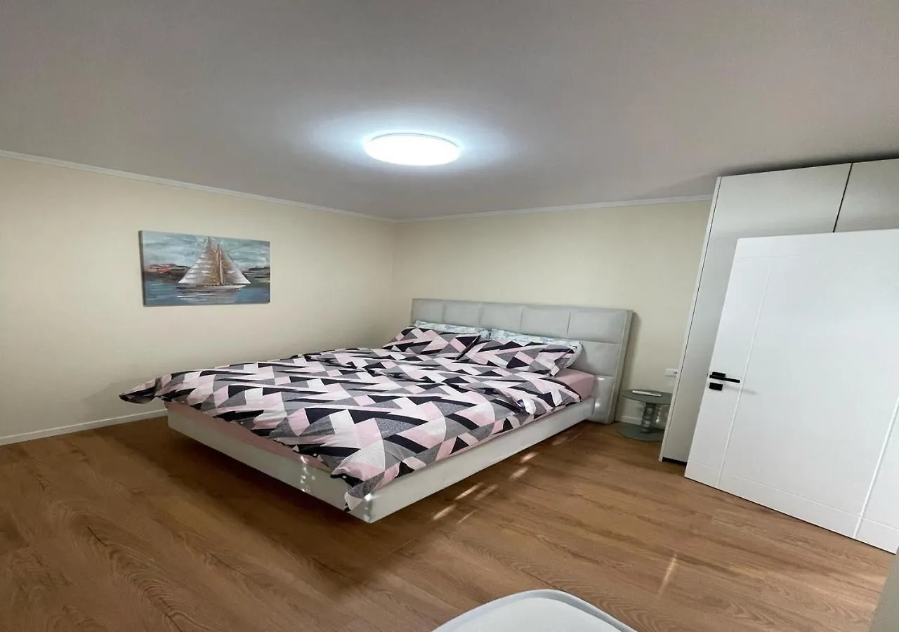 Fancy Apartments تيرانا