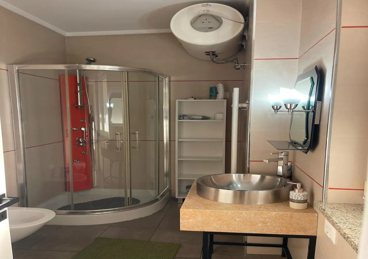 Fancy Apartments تيرانا ألبانيا